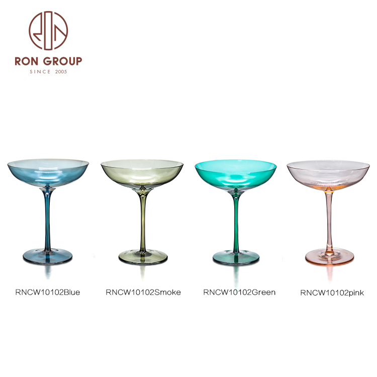 China Factory Glass Unique Modern Colored Wine Cocktail Glass Wedding Supplies