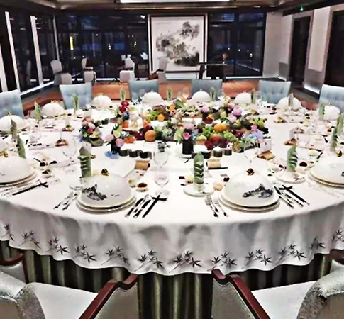 China supplied wholesale luxury romantic tableware nice linens hotel restaurant wedding used